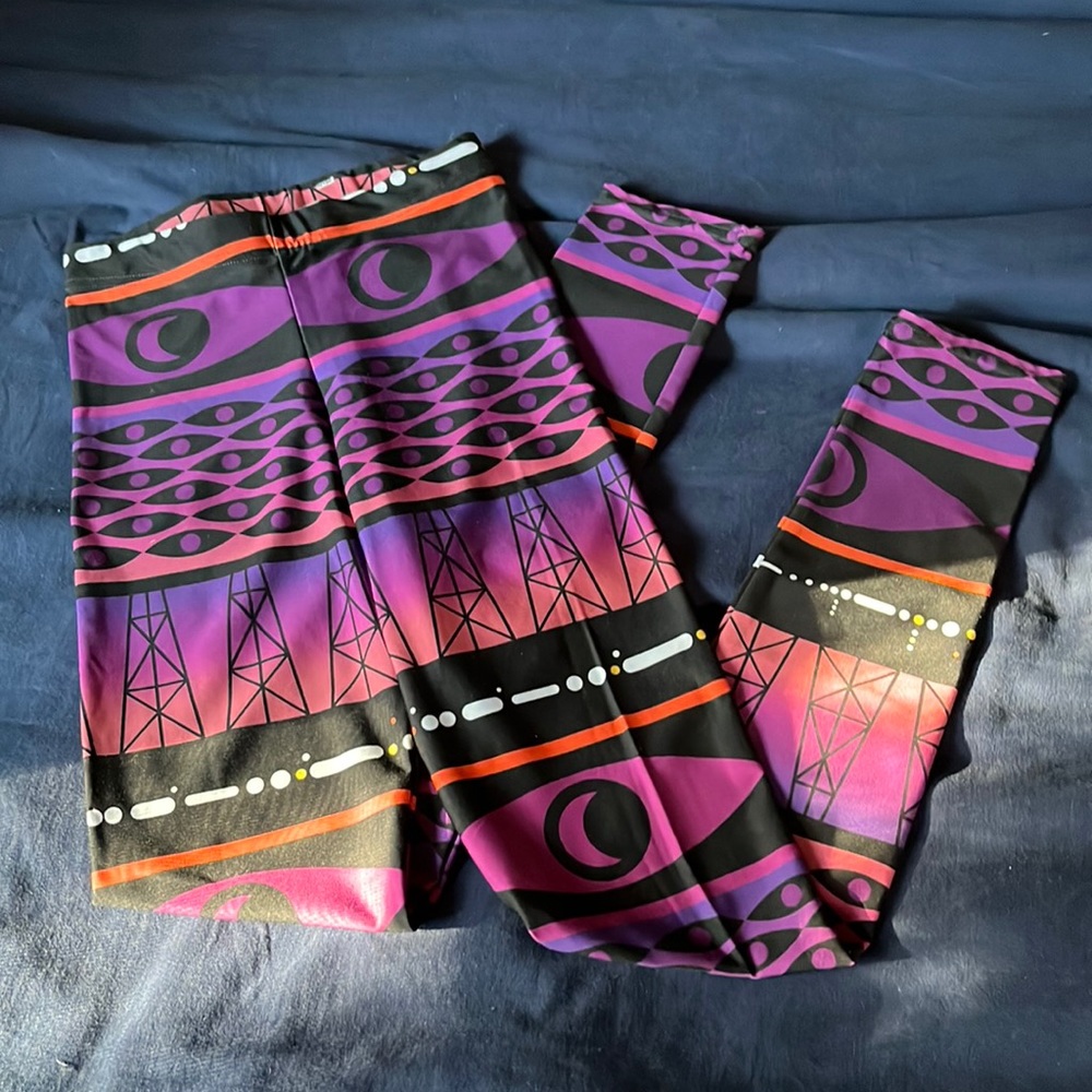 Welcome to Night Vale Leggings XS